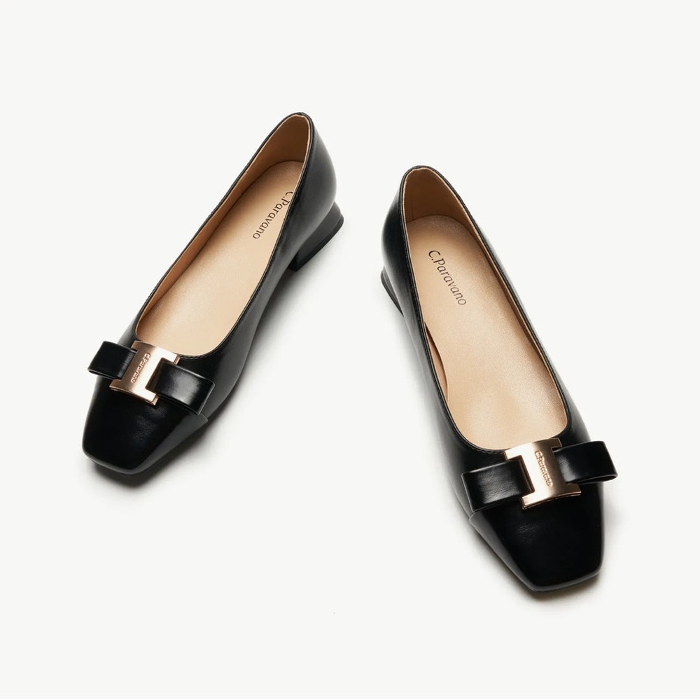 Chic Black Flats with Bow by